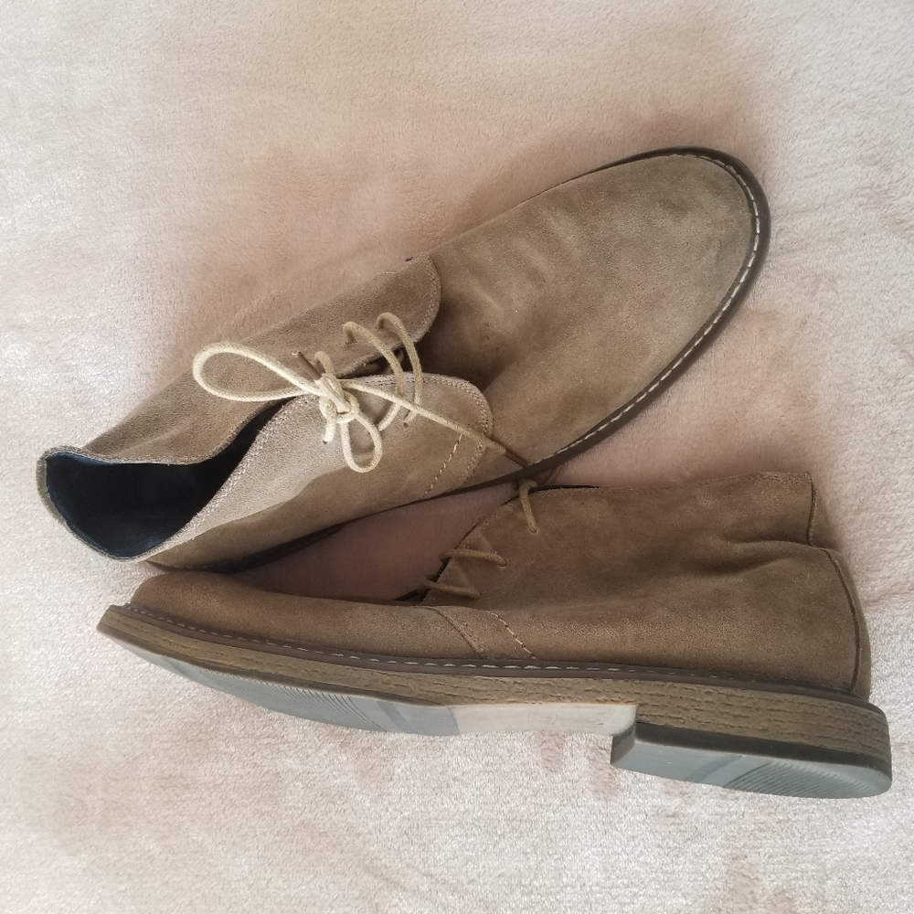 Men's size 13 casual mid shoes